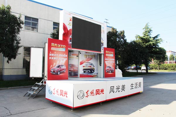 The Difference Between LED Advertising Vehicles and LED Mobile Stage Vehicles