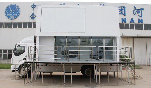 Precautions of Mobile Stage Truck